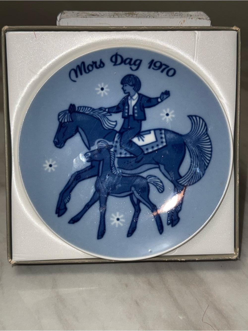 vintage 1970 Porsgrund Norway "Mors Dag" (Mother's Day) first-issue collector